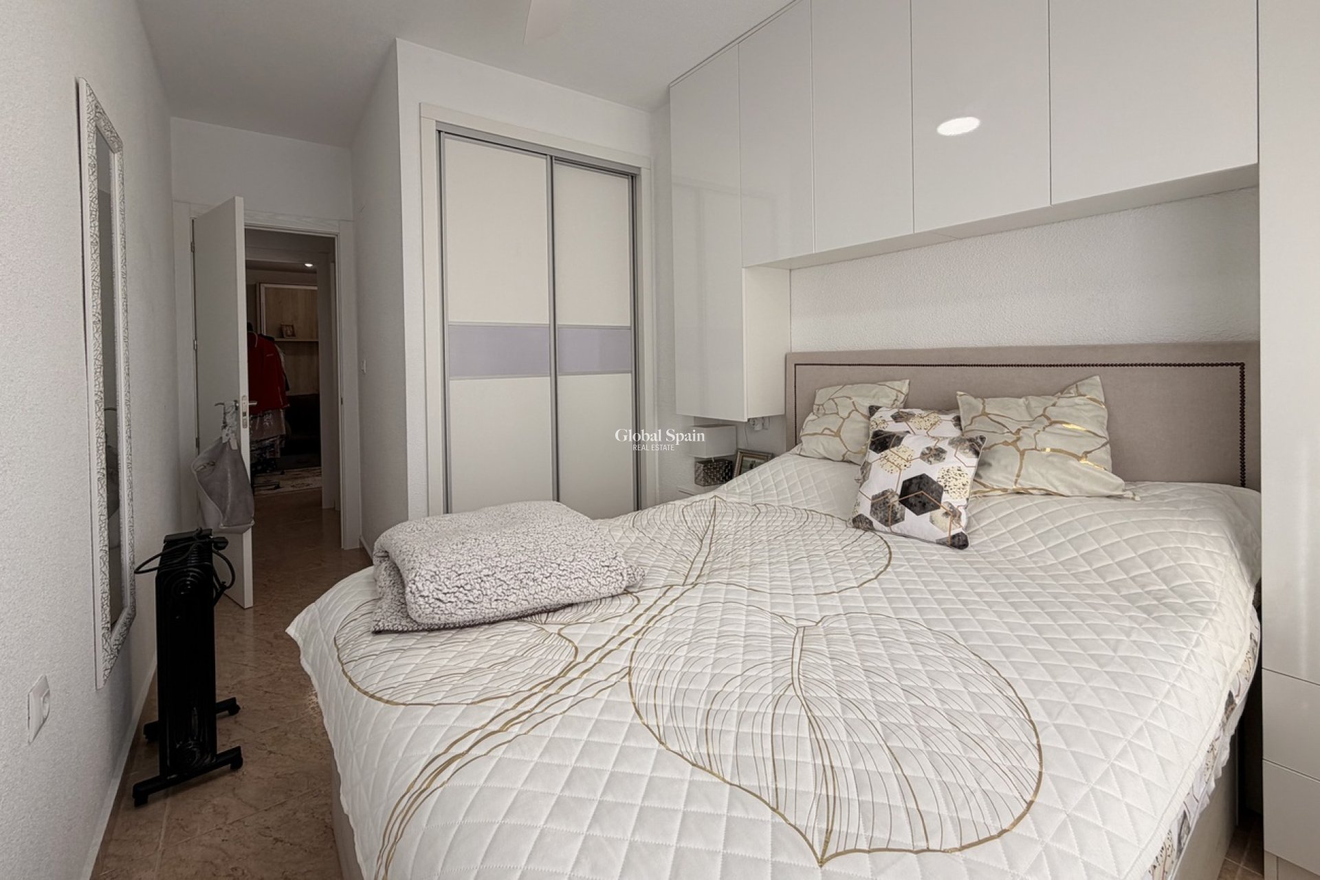 Wiederverkauf - WOHNUNG -
TORREVIEJA - Urb. Calas Blancas III