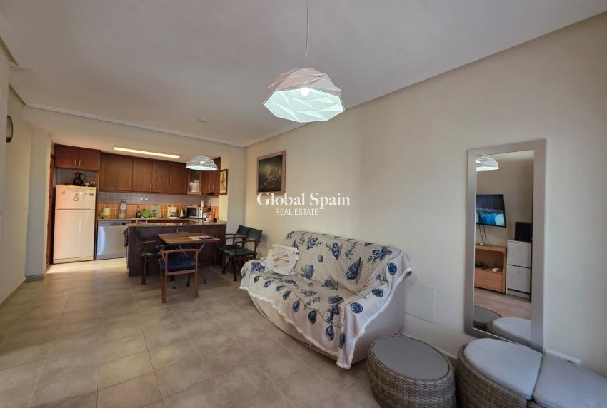 Wiederverkauf - WOHNUNG -
TORREVIEJA - Zona Los Frutales