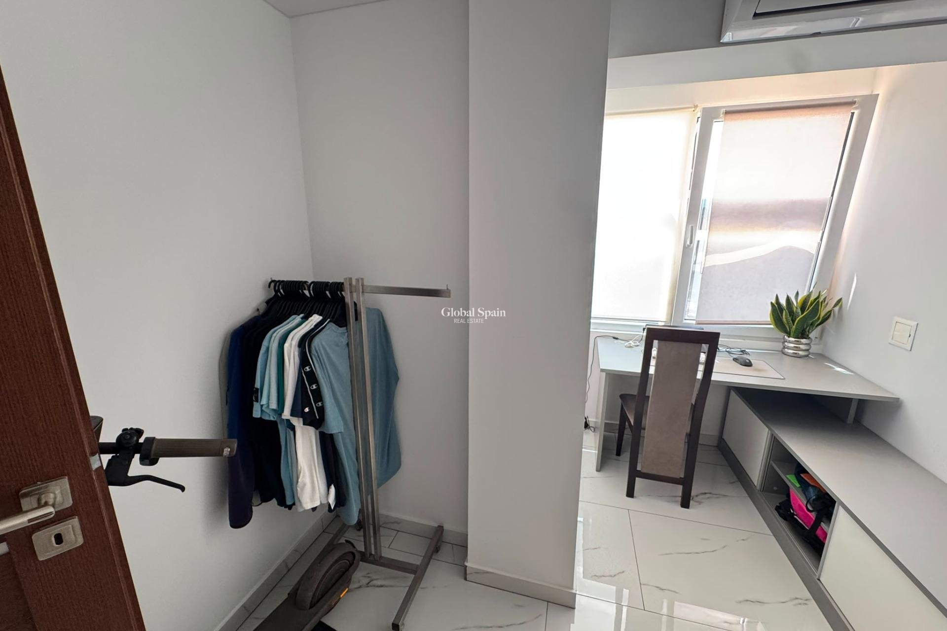 Wiederverkauf - WOHNUNG -
TORREVIEJA - Zona Los Frutales