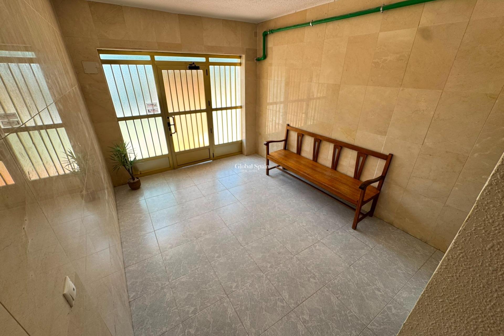 Wiederverkauf - WOHNUNG -
TORREVIEJA - Zona Los Frutales