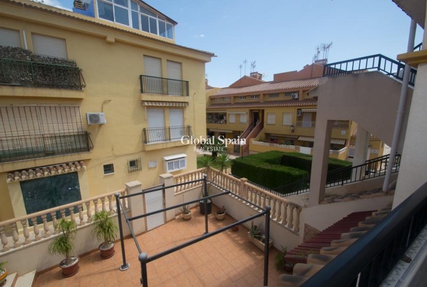 Wiederverkauf - WOHNUNG -
TORREVIEJA - 