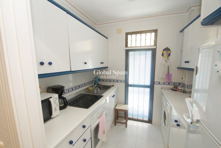 Wiederverkauf - WOHNUNG -
TORREVIEJA - 