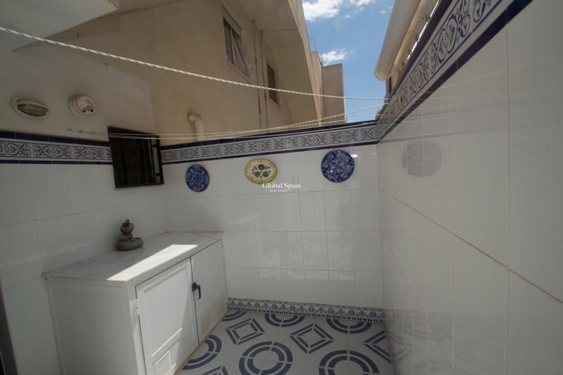 Wiederverkauf - WOHNUNG -
TORREVIEJA - 