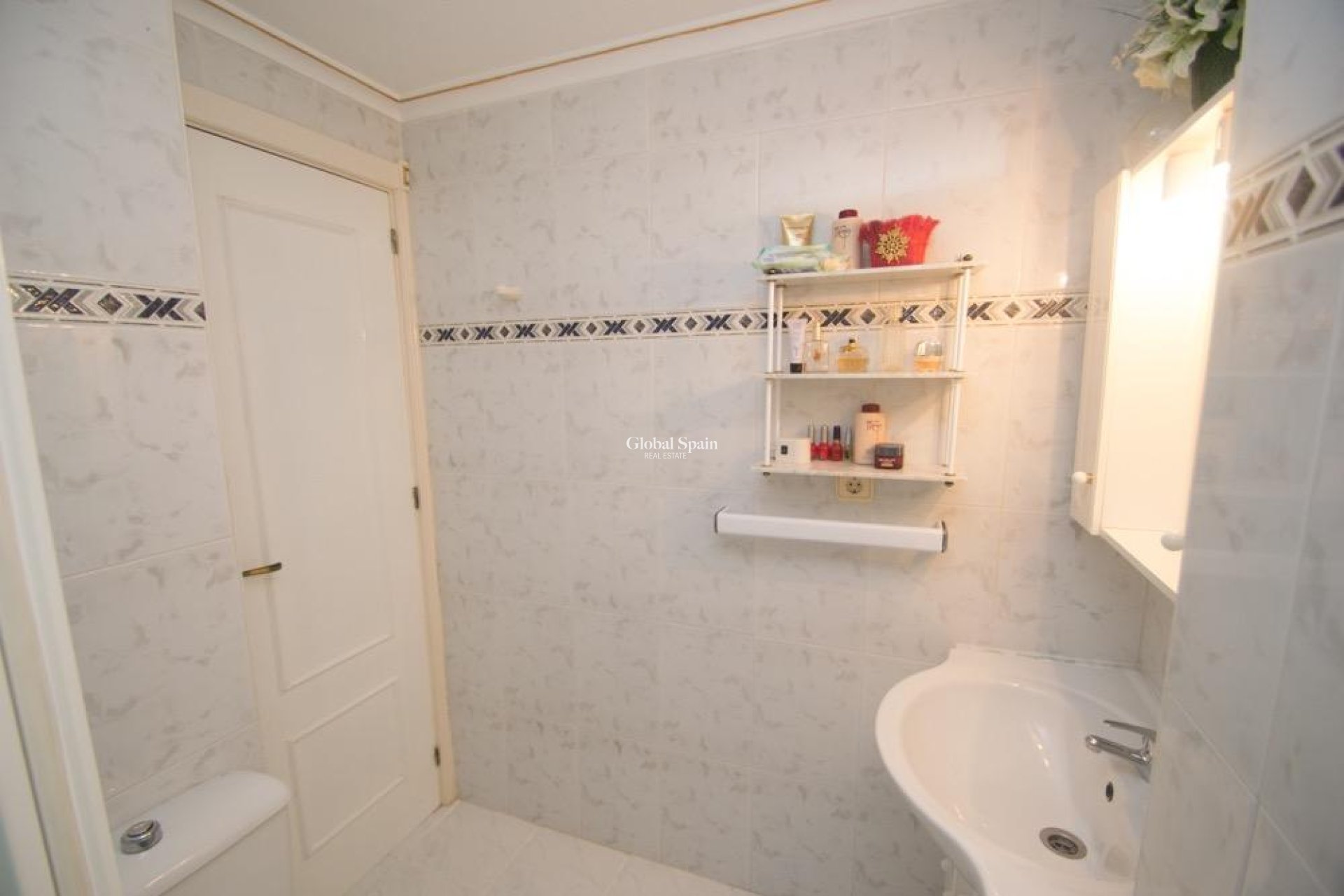 Wiederverkauf - WOHNUNG -
TORREVIEJA - 