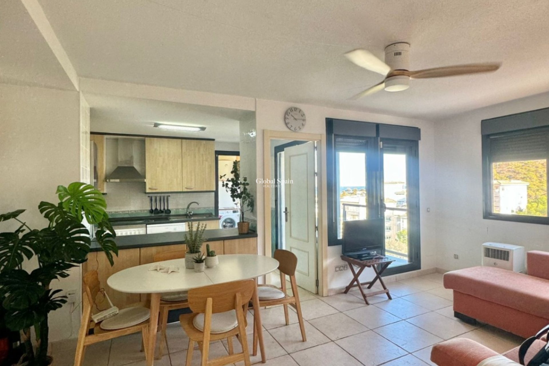 Wiederverkauf - WOHNUNG -
VILLAJOYOSA - Costa Blanca