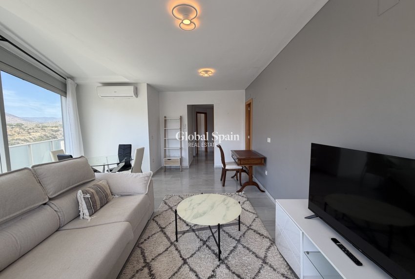 Wiederverkauf - WOHNUNG -
VILLAJOYOSA - Finestrat