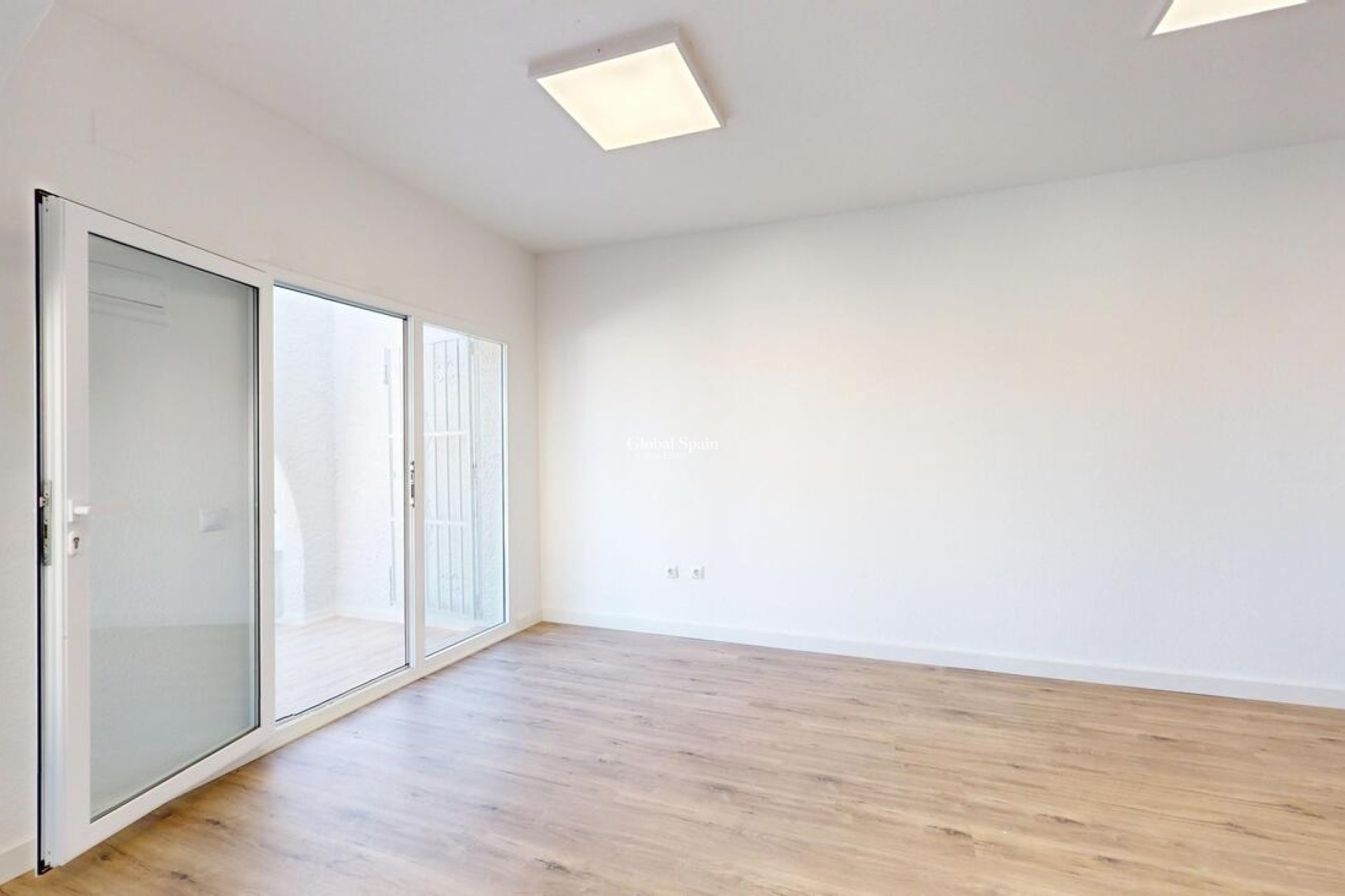 Wiederverkauf - WOHNUNG -
VILLAMARTÍN - Costa Blanca