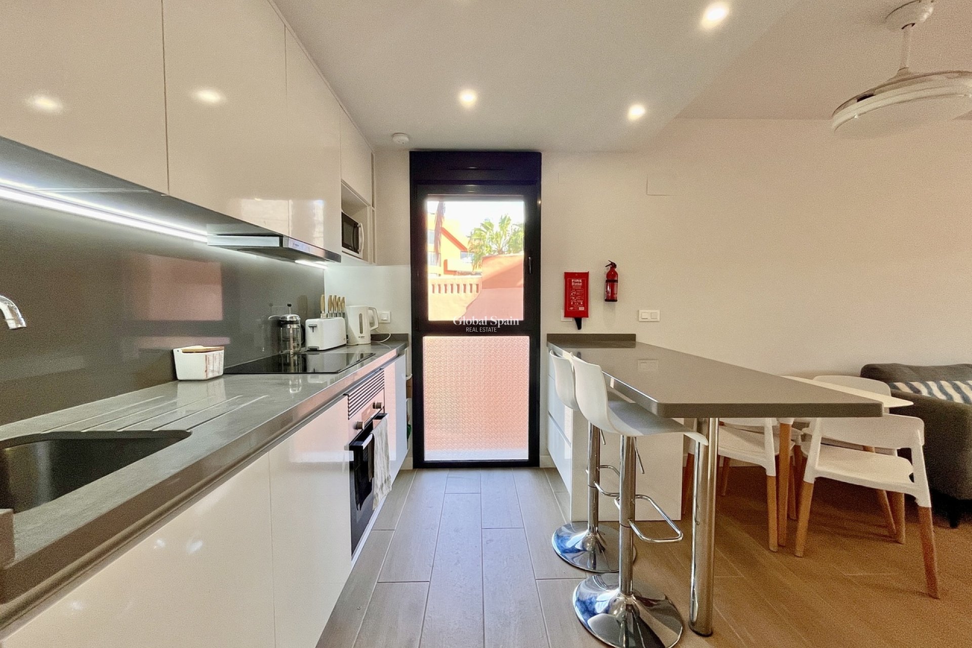 Wiederverkauf - WOHNUNG -
VILLAMARTÍN - Costa Blanca