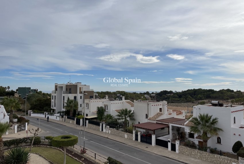 Wiederverkauf - WOHNUNG -
VILLAMARTÍN - Costa Blanca