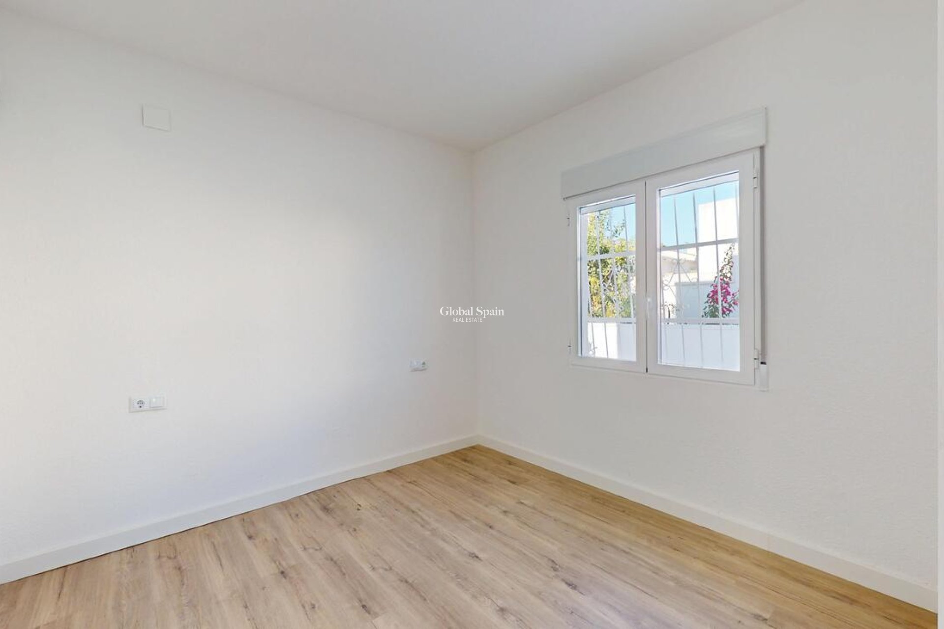 Wiederverkauf - WOHNUNG -
VILLAMARTÍN - Costa Blanca