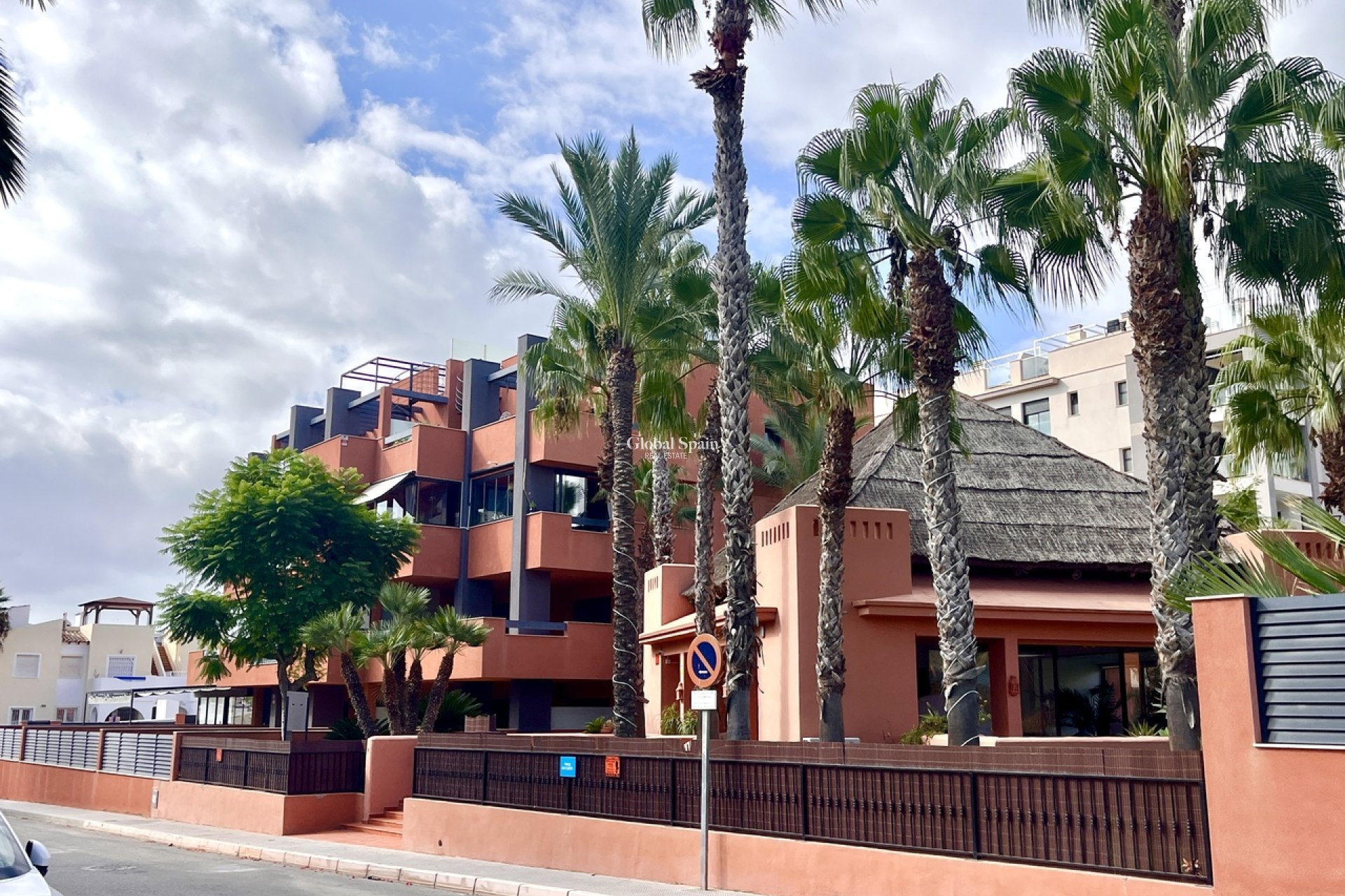 Wiederverkauf - WOHNUNG -
VILLAMARTÍN - Costa Blanca