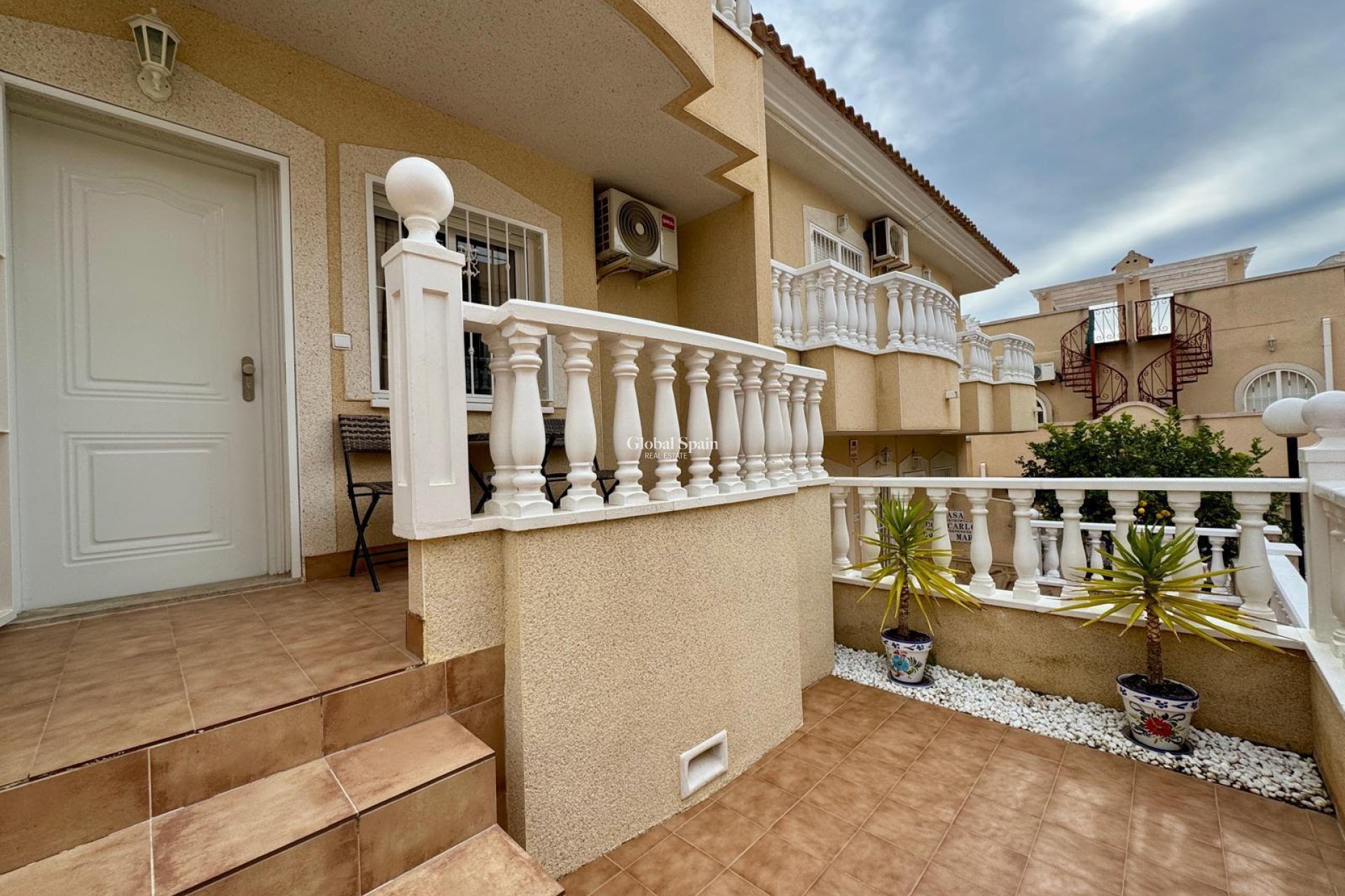 Wiederverkauf - WOHNUNG -
VILLAMARTÍN - Costa Blanca