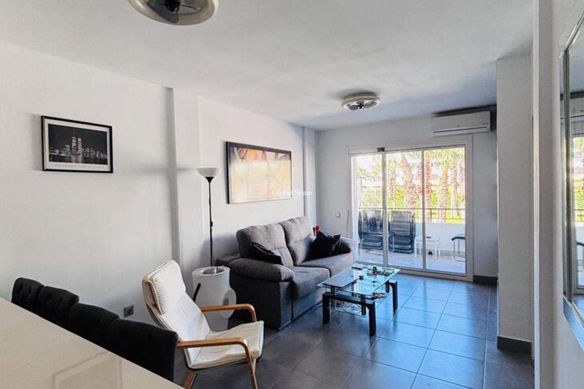 Wiederverkauf - WOHNUNG -
VILLAMARTÍN - Costa Blanca