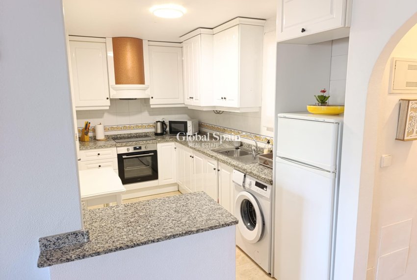 Wiederverkauf - WOHNUNG -
VILLAMARTÍN - Costa Blanca