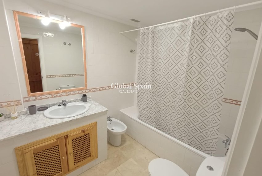 Wiederverkauf - WOHNUNG -
VILLAMARTÍN - Costa Blanca