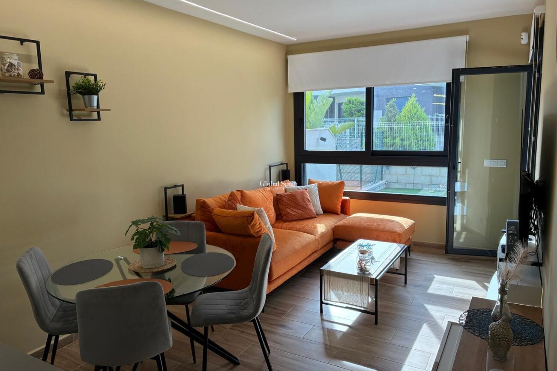 Wiederverkauf - WOHNUNG -
VILLAMARTÍN - Costa Blanca