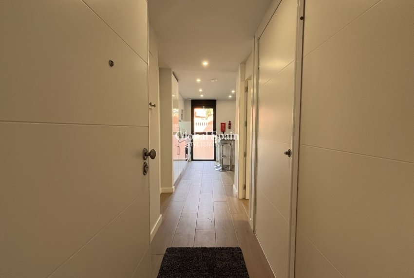 Wiederverkauf - WOHNUNG -
VILLAMARTÍN - Costa Blanca