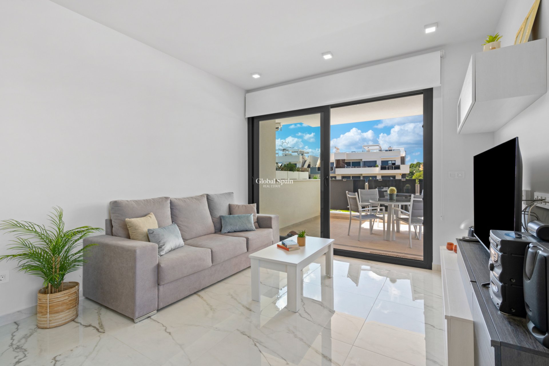 Wiederverkauf - WOHNUNG -
VILLAMARTÍN - Costa Blanca