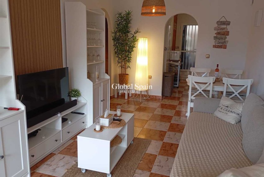 Wiederverkauf - WOHNUNG -
VILLAMARTÍN - Costa Blanca