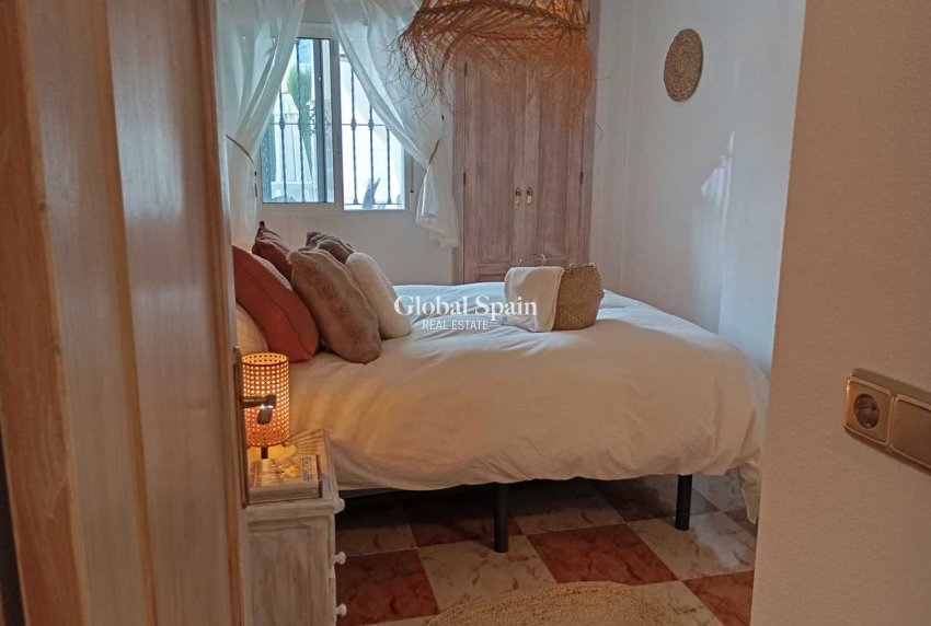 Wiederverkauf - WOHNUNG -
VILLAMARTÍN - Costa Blanca