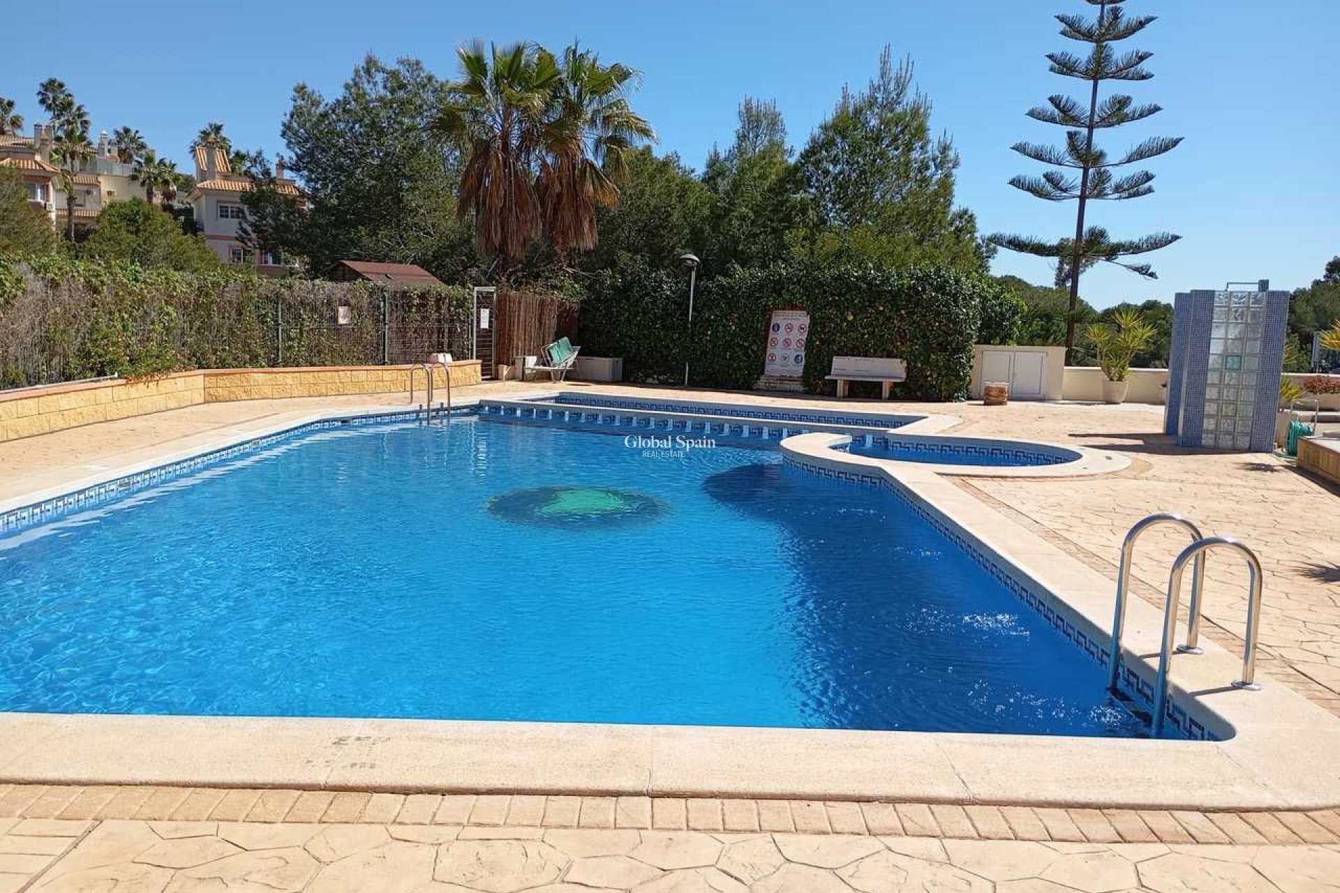 Wiederverkauf - WOHNUNG -
VILLAMARTÍN - Costa Blanca