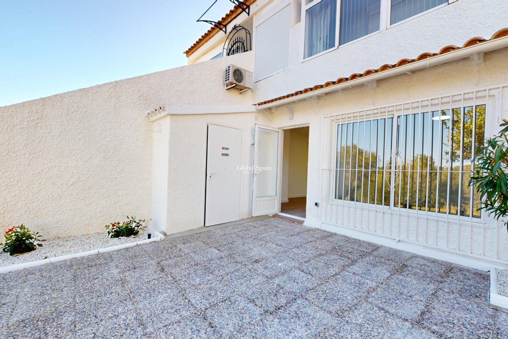 Wiederverkauf - WOHNUNG -
VILLAMARTÍN - Costa Blanca