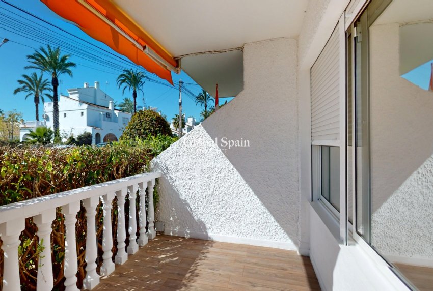 Wiederverkauf - WOHNUNG -
VILLAMARTÍN - Costa Blanca