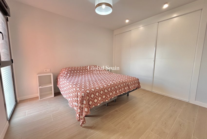 Wiederverkauf - WOHNUNG -
VILLAMARTÍN - Costa Blanca