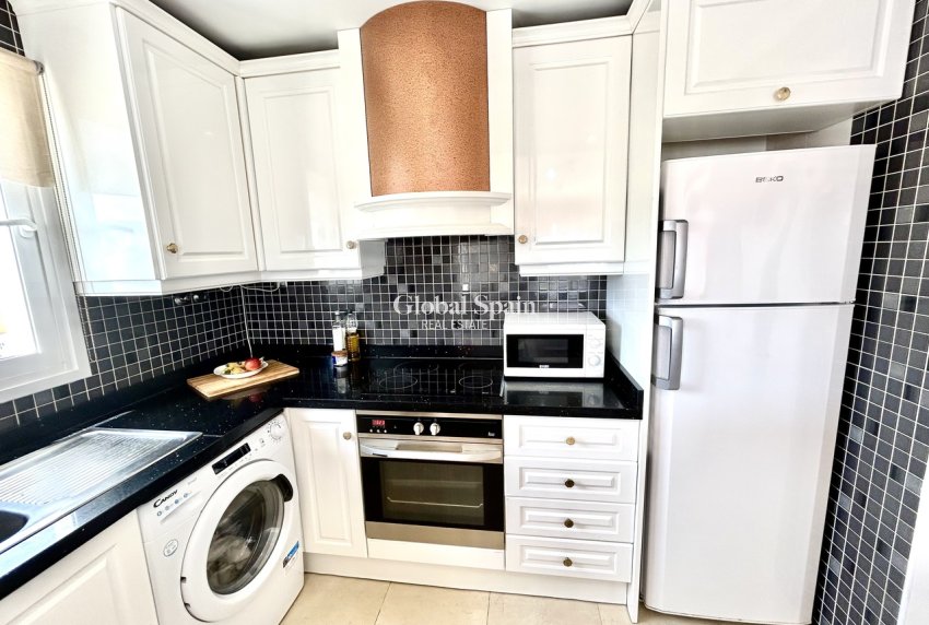 Wiederverkauf - WOHNUNG -
VILLAMARTÍN - Costa Blanca