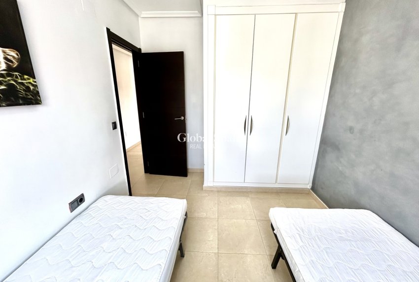 Wiederverkauf - WOHNUNG -
VILLAMARTÍN - Costa Blanca