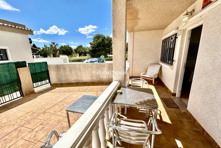 Wiederverkauf - WOHNUNG -
VILLAMARTÍN - Costa Blanca