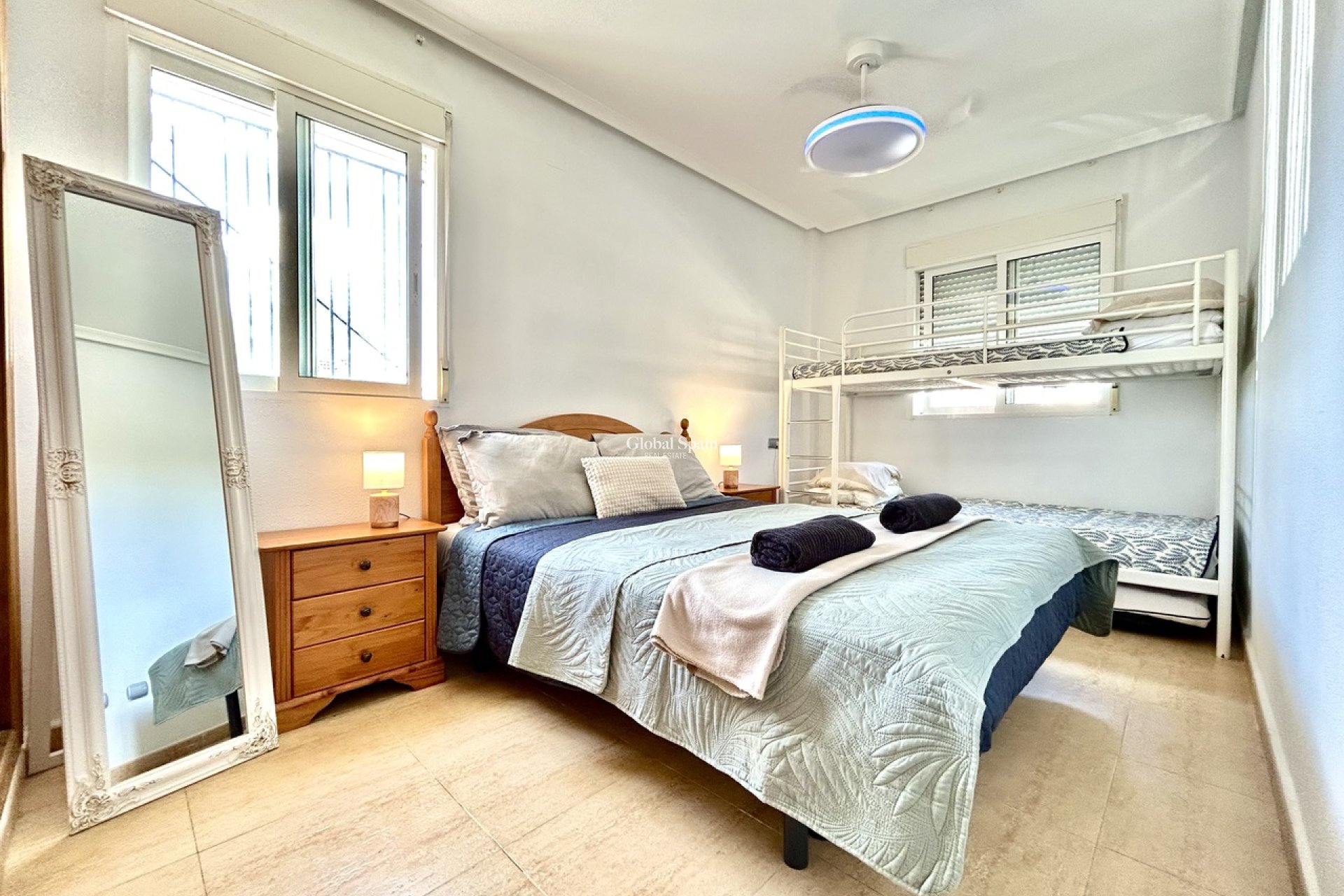 Wiederverkauf - WOHNUNG -
VILLAMARTÍN - Costa Blanca