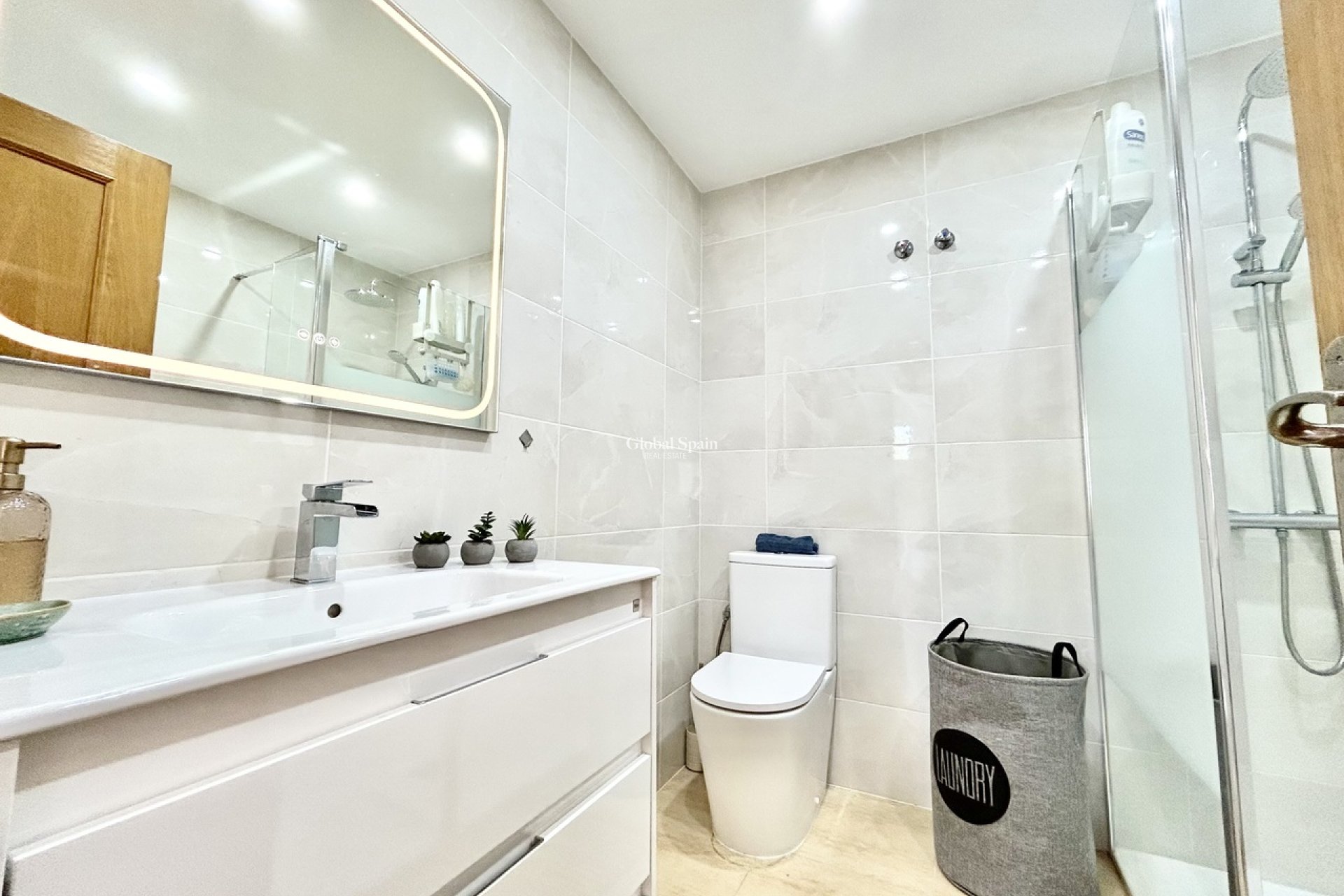 Wiederverkauf - WOHNUNG -
VILLAMARTÍN - Costa Blanca