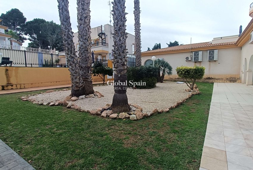 Wiederverkauf - WOHNUNG -
VILLAMARTÍN - Costa Blanca