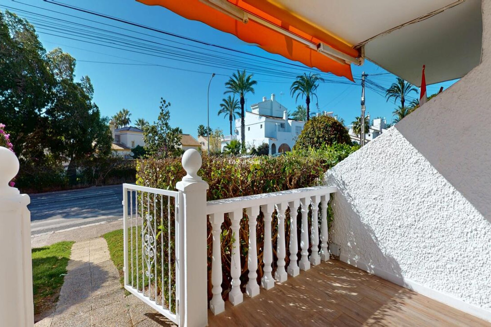 Wiederverkauf - WOHNUNG -
VILLAMARTÍN - Costa Blanca