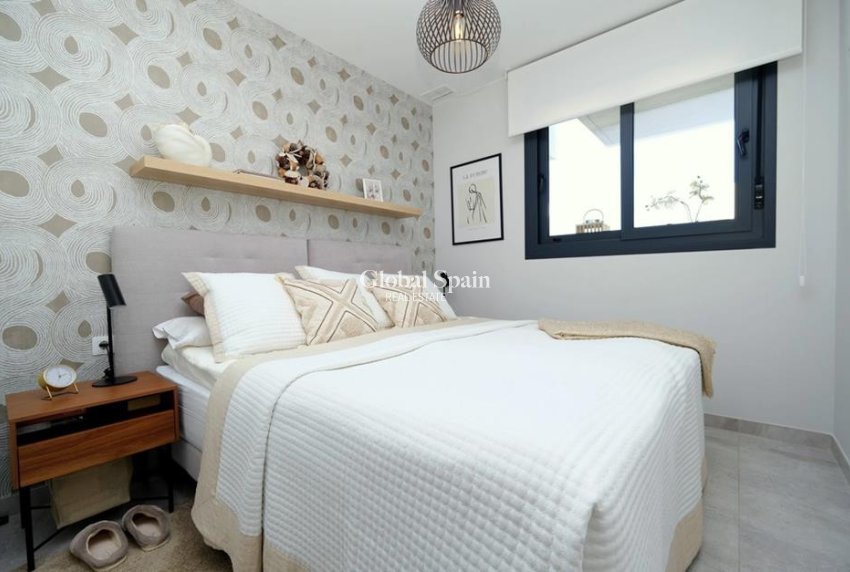 Wiederverkauf - WOHNUNG -
VILLAMARTÍN - Costa Blanca