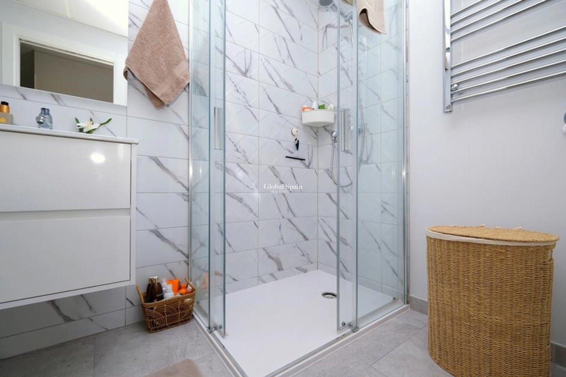 Wiederverkauf - WOHNUNG -
VILLAMARTÍN - Costa Blanca