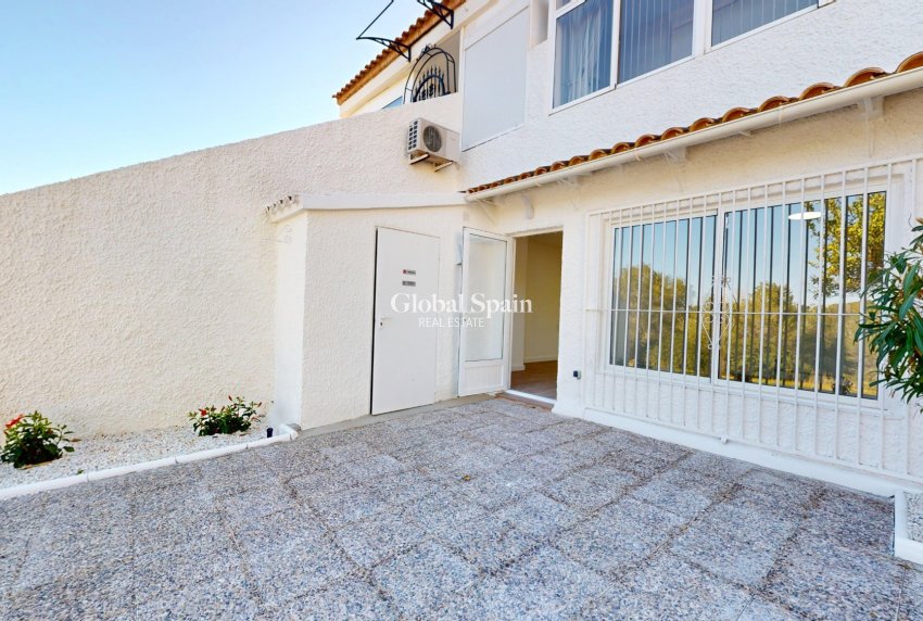 Wiederverkauf - WOHNUNG -
VILLAMARTÍN - Costa Blanca