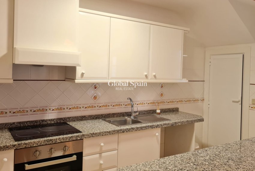 Wiederverkauf - WOHNUNG -
VILLAMARTÍN - Costa Blanca