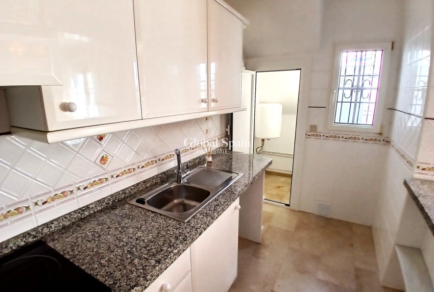 Wiederverkauf - WOHNUNG -
VILLAMARTÍN - Costa Blanca