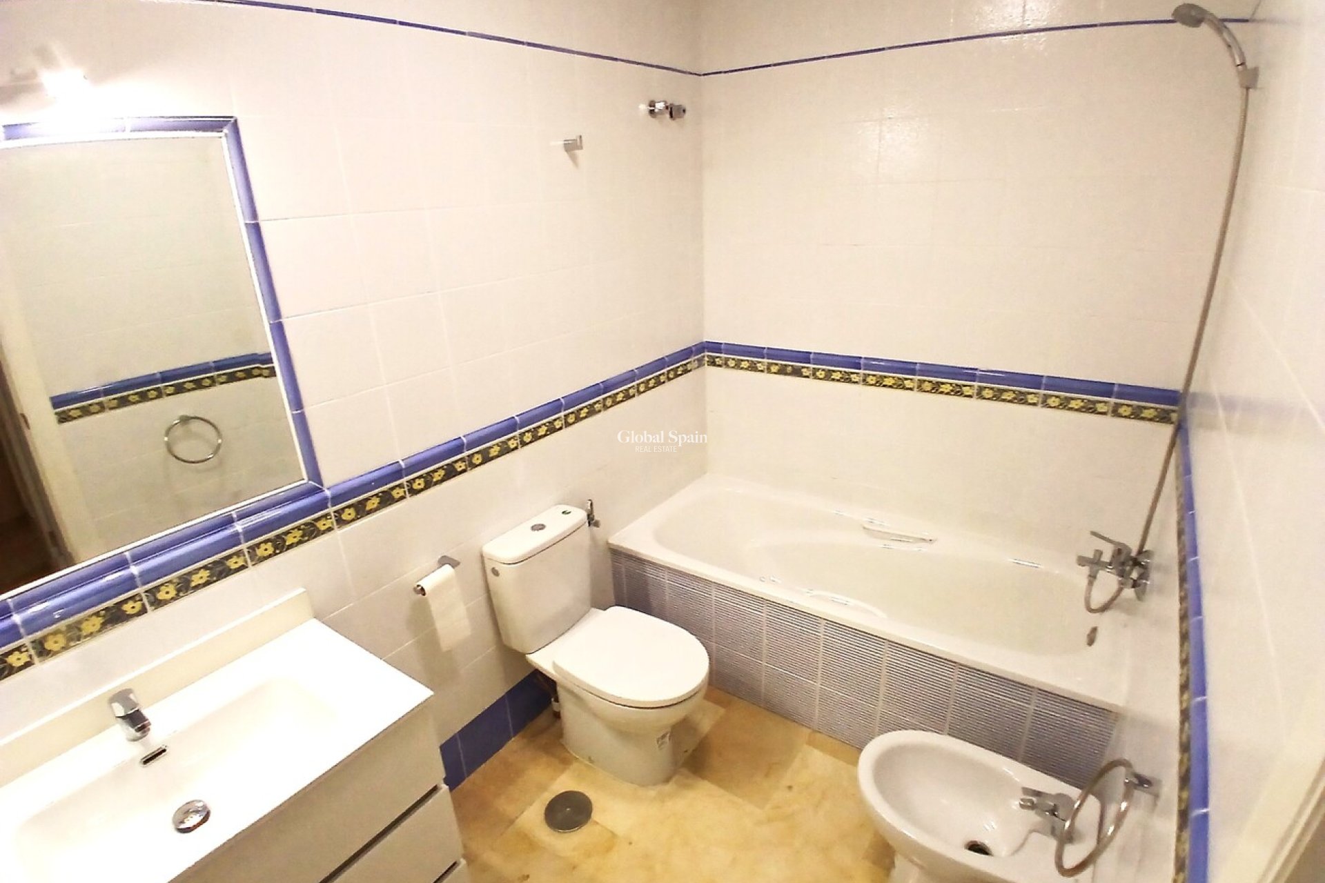 Wiederverkauf - WOHNUNG -
VILLAMARTÍN - Costa Blanca