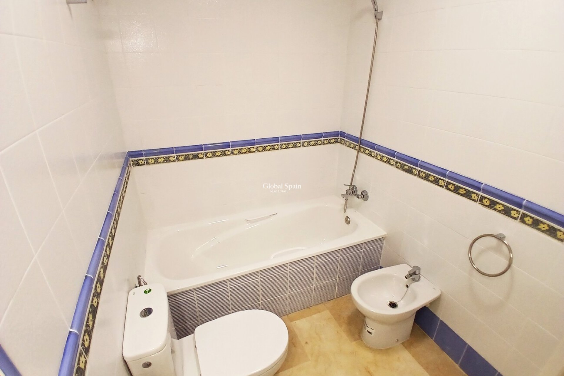 Wiederverkauf - WOHNUNG -
VILLAMARTÍN - Costa Blanca