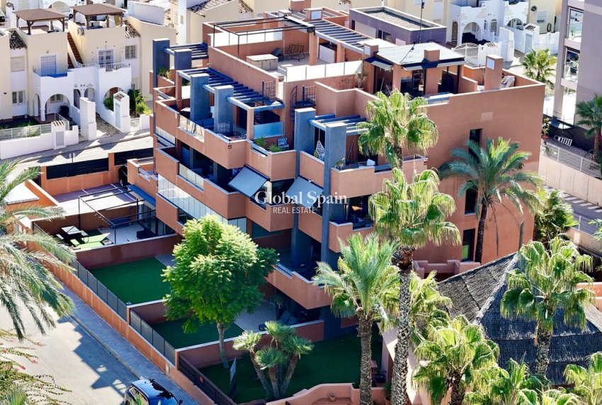 Wiederverkauf - WOHNUNG -
VILLAMARTÍN - Costa Blanca