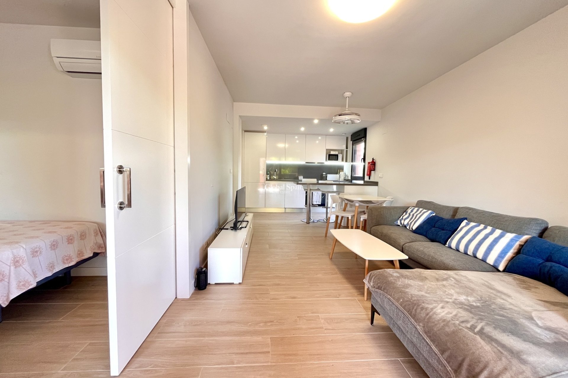 Wiederverkauf - WOHNUNG -
VILLAMARTÍN - Costa Blanca