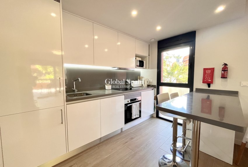 Wiederverkauf - WOHNUNG -
VILLAMARTÍN - Costa Blanca