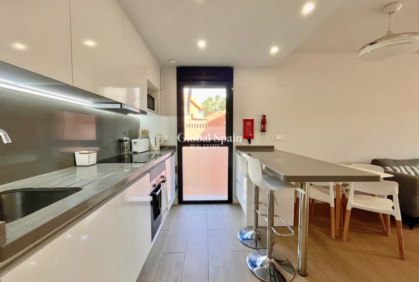 Wiederverkauf - WOHNUNG -
VILLAMARTÍN - Costa Blanca