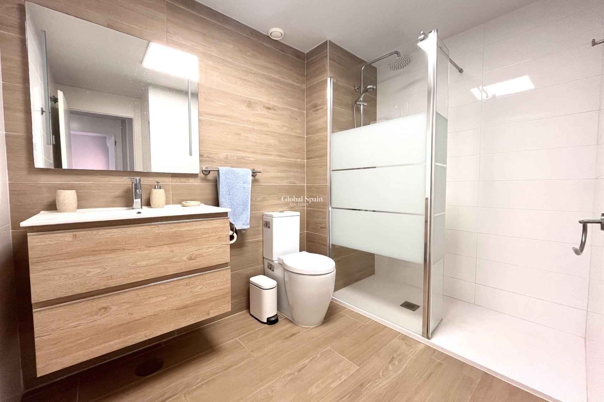 Wiederverkauf - WOHNUNG -
VILLAMARTÍN - Costa Blanca