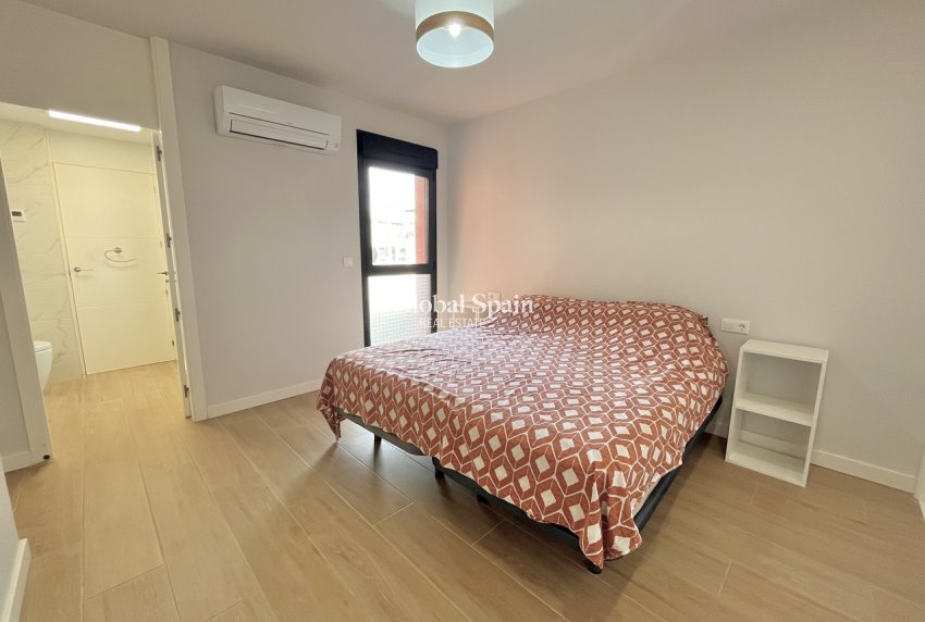 Wiederverkauf - WOHNUNG -
VILLAMARTÍN - Costa Blanca