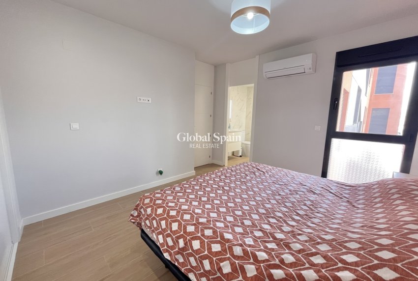 Wiederverkauf - WOHNUNG -
VILLAMARTÍN - Costa Blanca