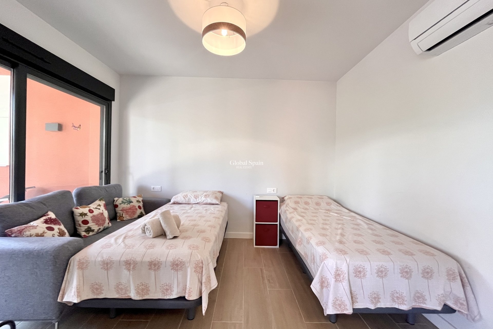 Wiederverkauf - WOHNUNG -
VILLAMARTÍN - Costa Blanca